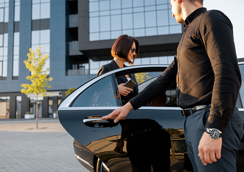 Noleggio limousine trasferimenti Milano con autista privato